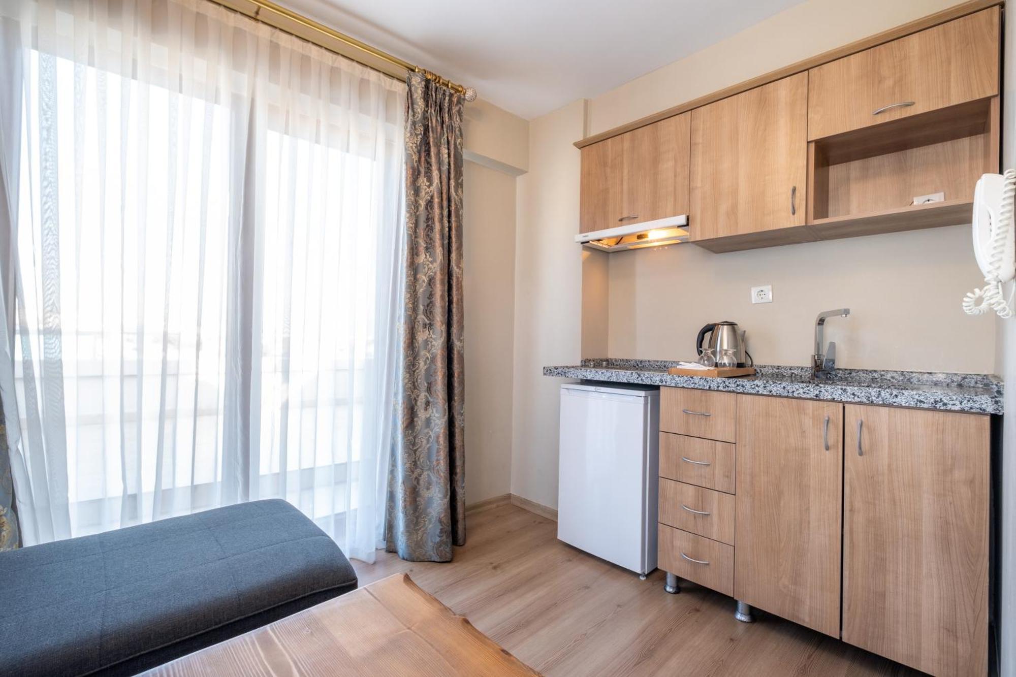 Lavin Hotel & Suites Istanboel Buitenkant foto