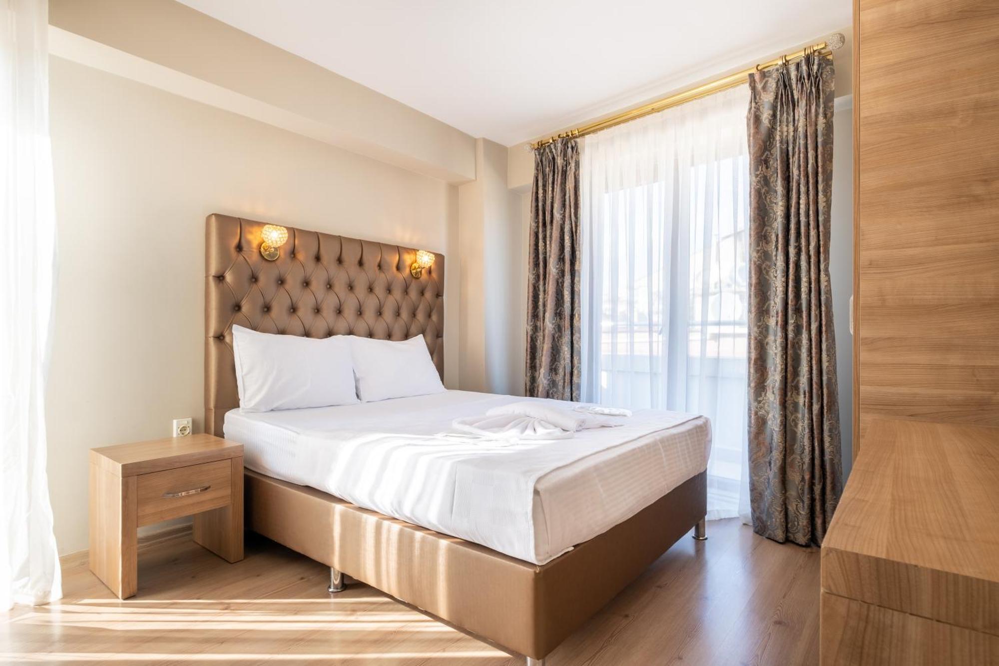 Lavin Hotel & Suites Istanboel Buitenkant foto