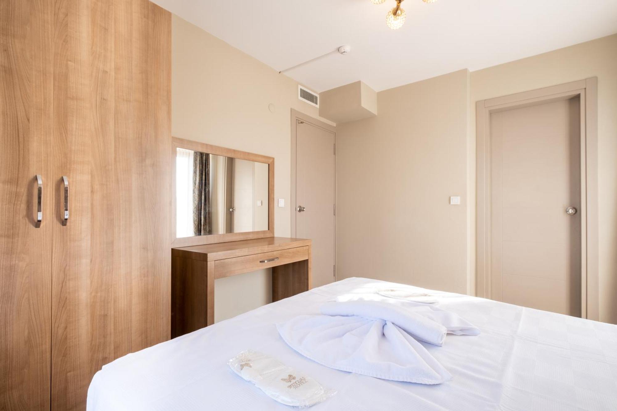 Lavin Hotel & Suites Istanboel Buitenkant foto