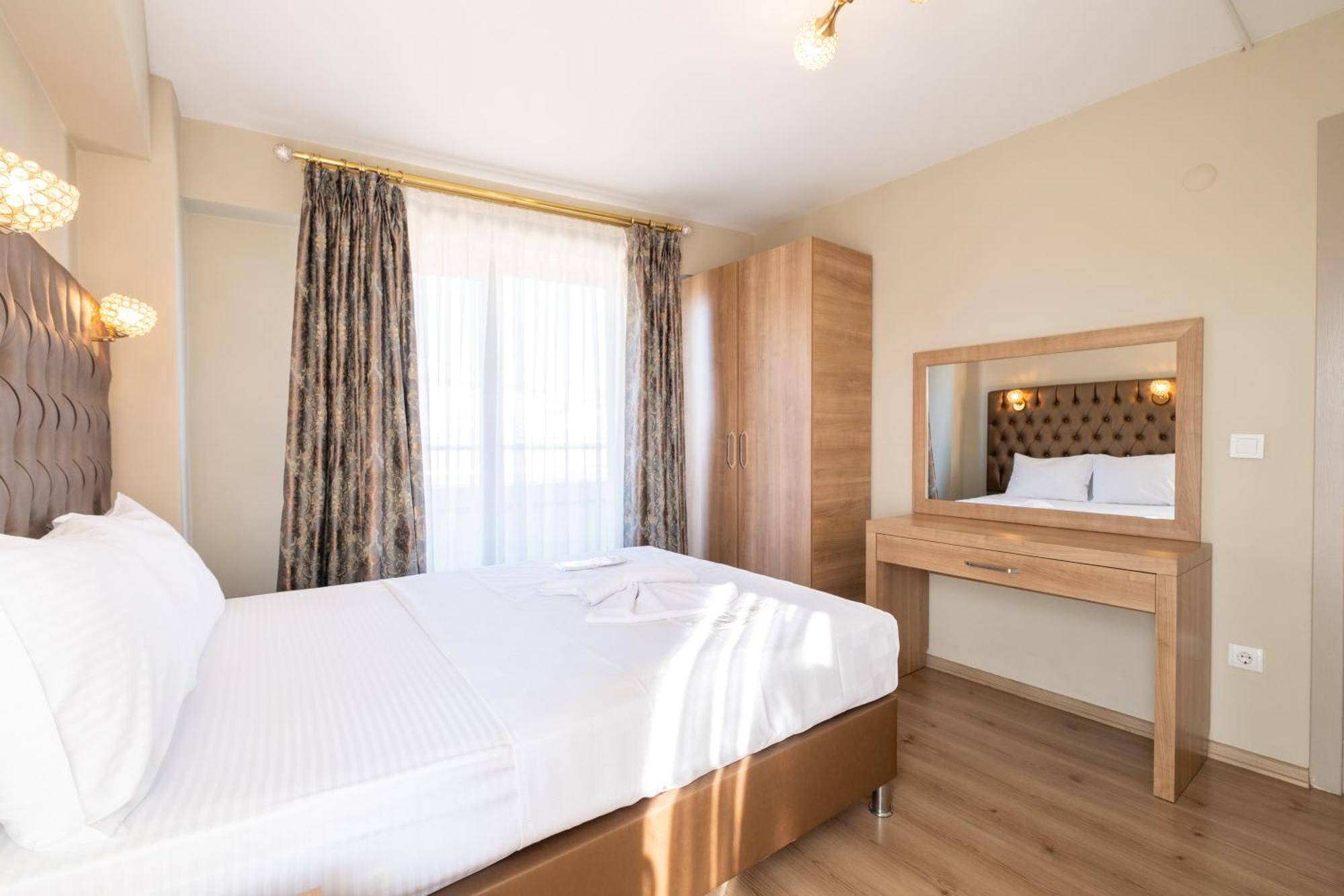 Lavin Hotel & Suites Istanboel Buitenkant foto